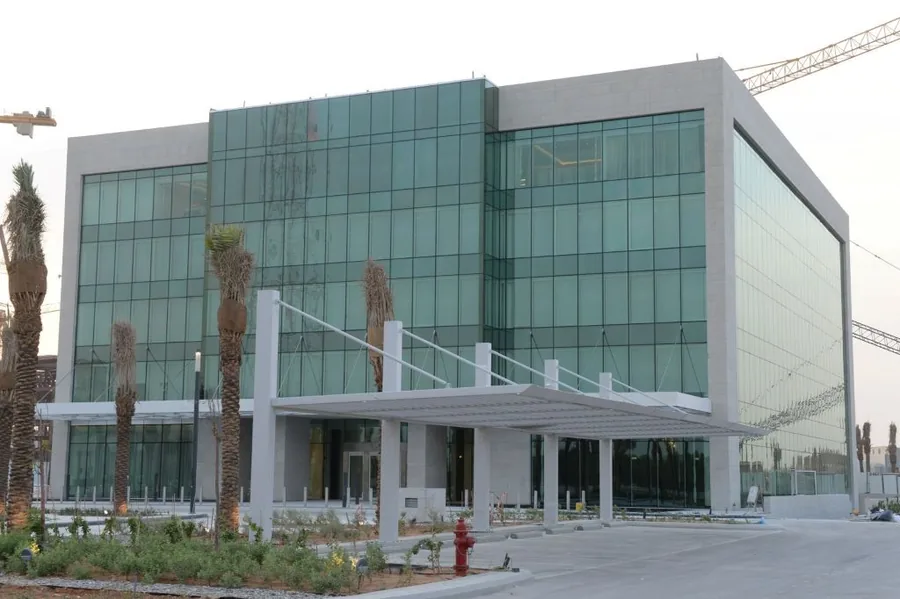 Commercial Tower Exterior — Saudi Arabia